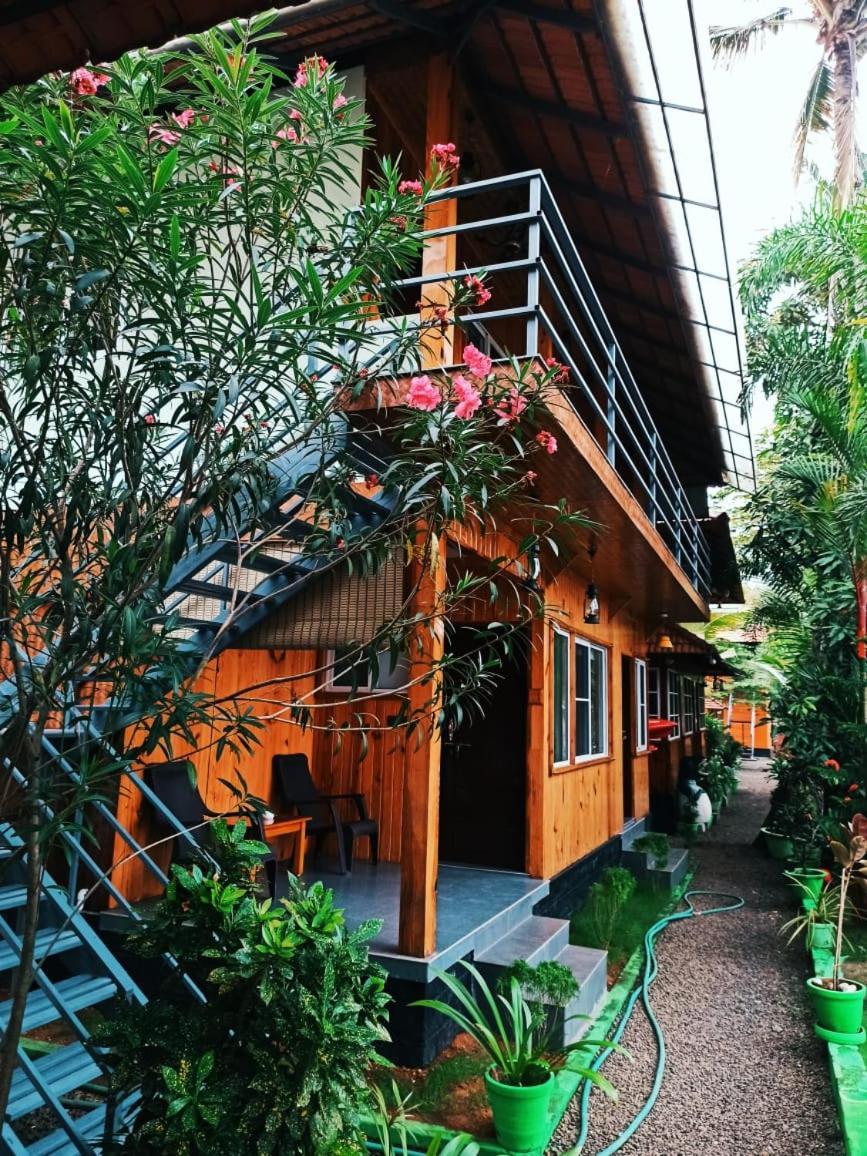 The Lake Paradise Boutique Resort Alappuzha Exterior photo