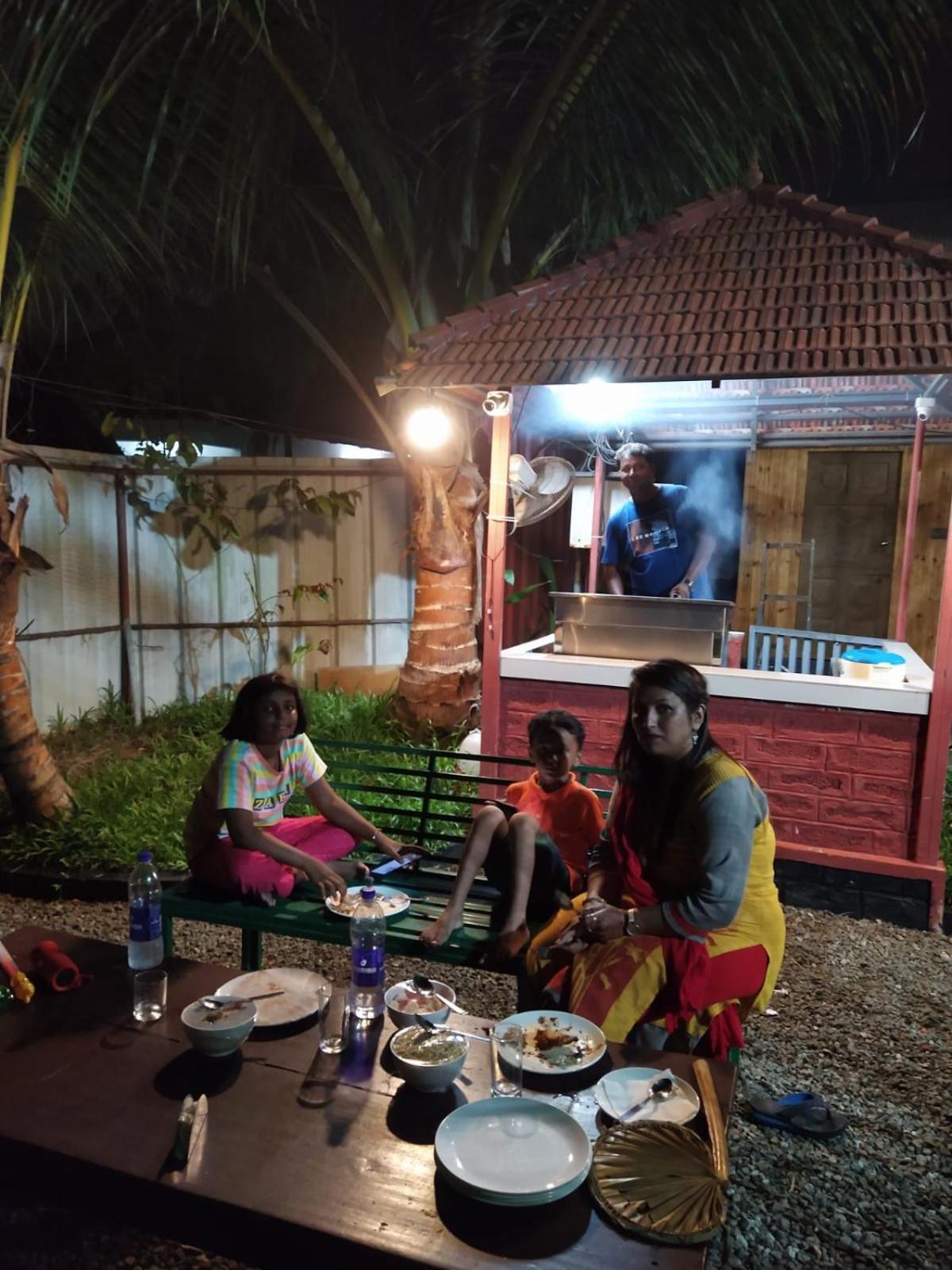 The Lake Paradise Boutique Resort Alappuzha Exterior photo