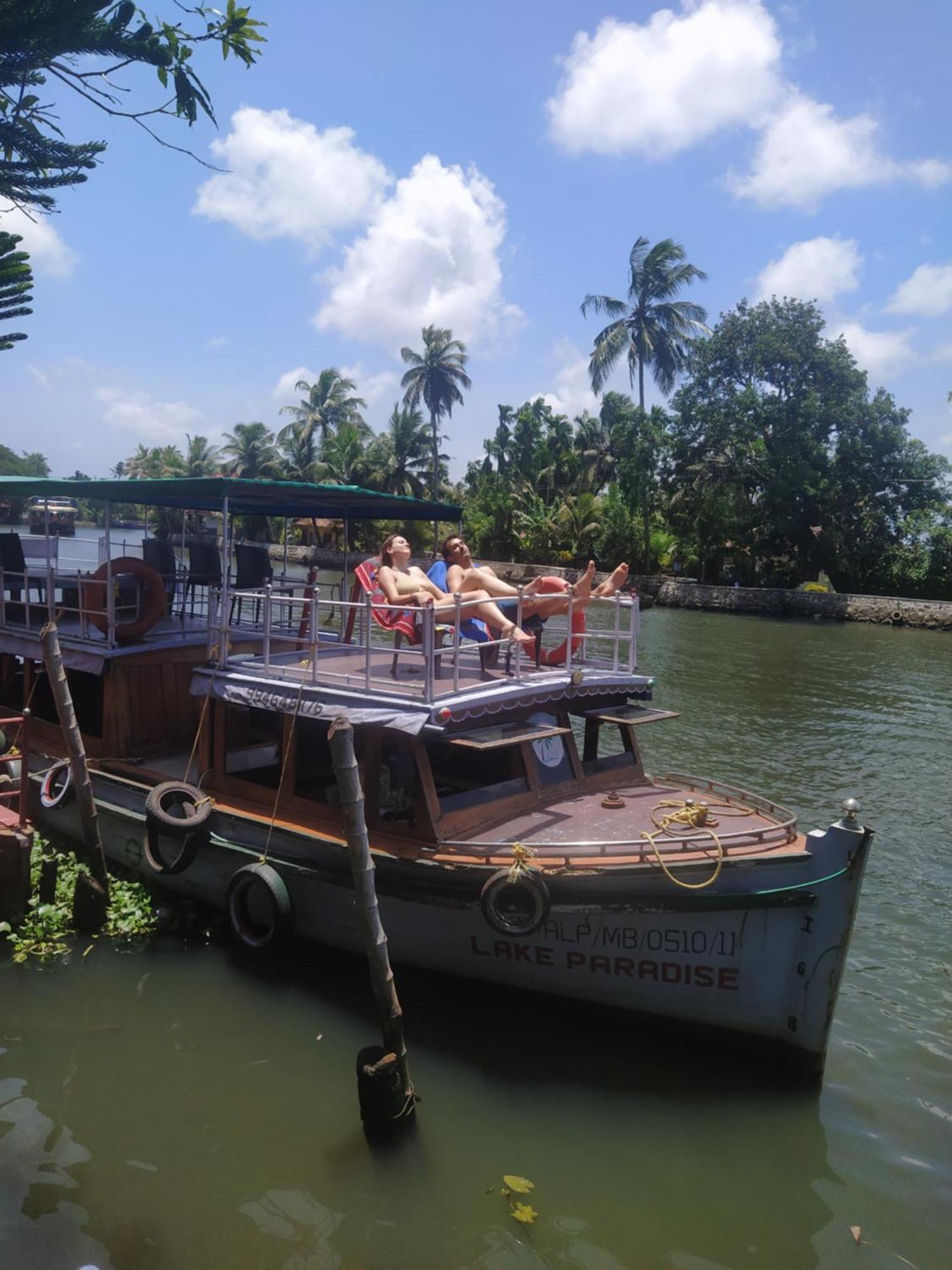The Lake Paradise Boutique Resort Alappuzha Exterior photo