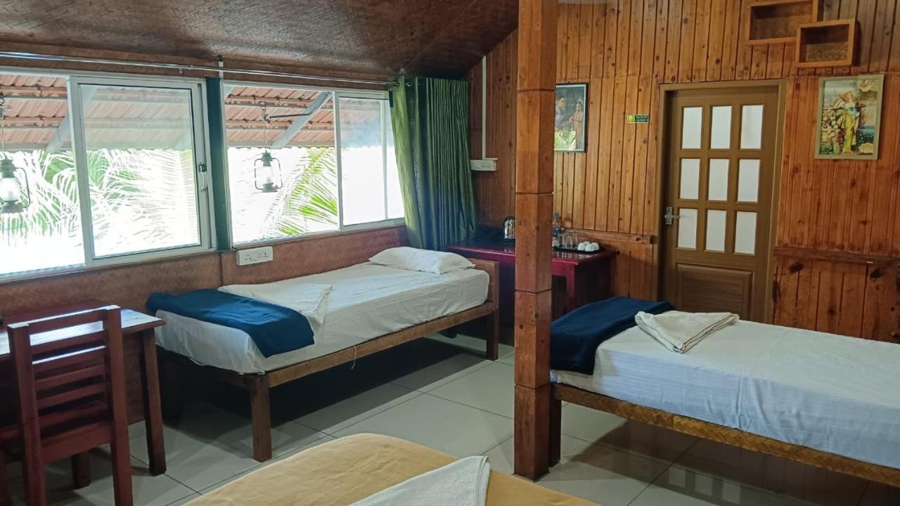 The Lake Paradise Boutique Resort Alappuzha Exterior photo