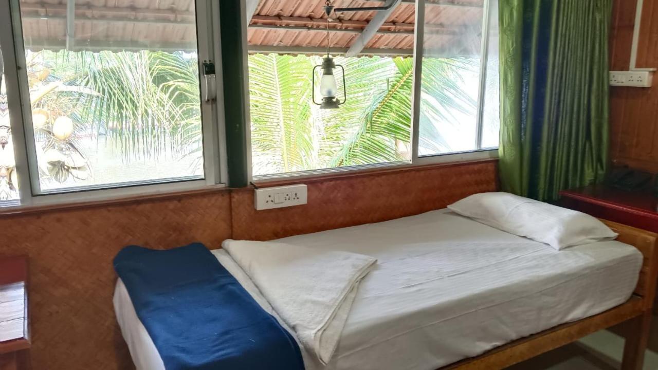 The Lake Paradise Boutique Resort Alappuzha Room photo