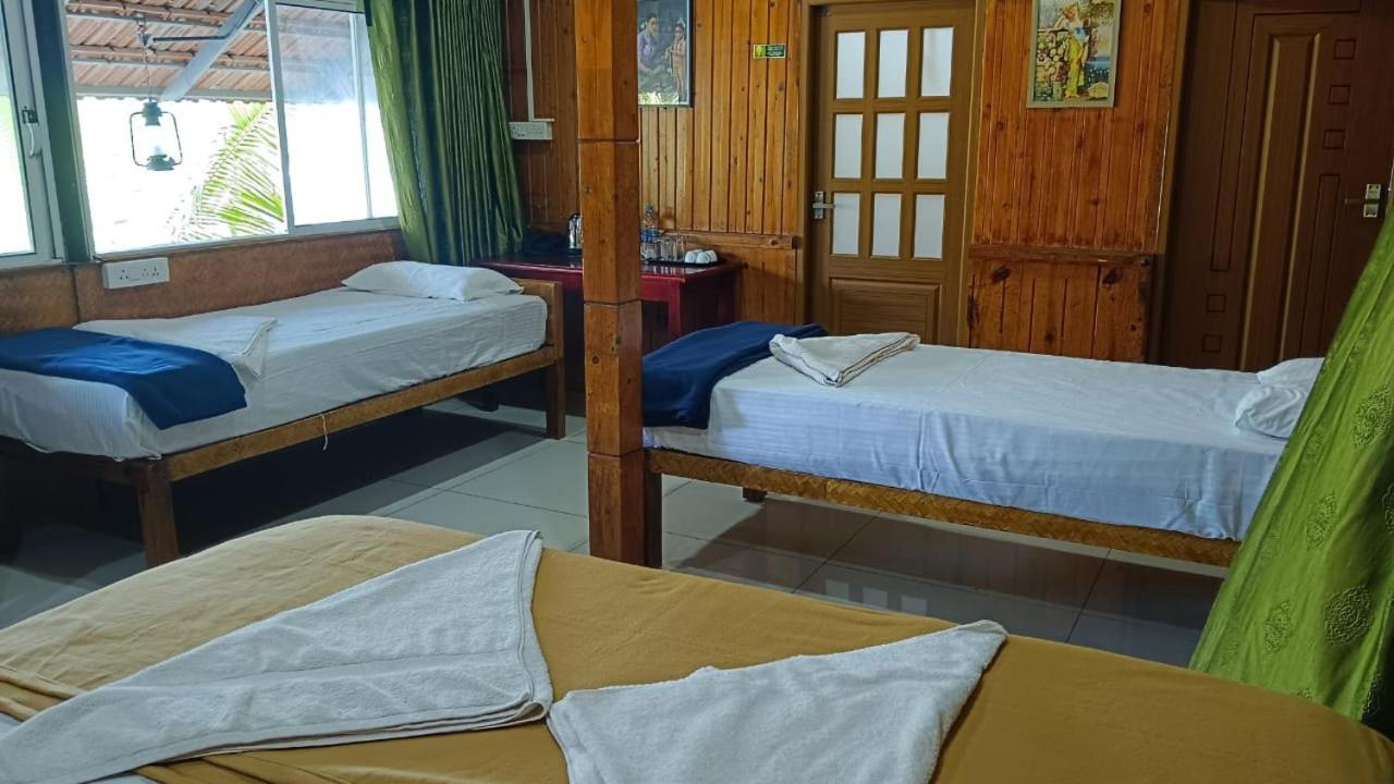 The Lake Paradise Boutique Resort Alappuzha Exterior photo